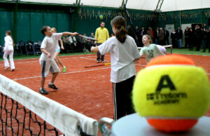 Korty tenisowe z nową nawierzchnią, dociepleniem i nowym oświetleniem
