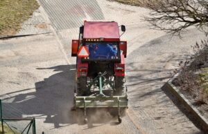 Tony piasku do uprzątnięcia. Rozpoczęły się porządki po zimie