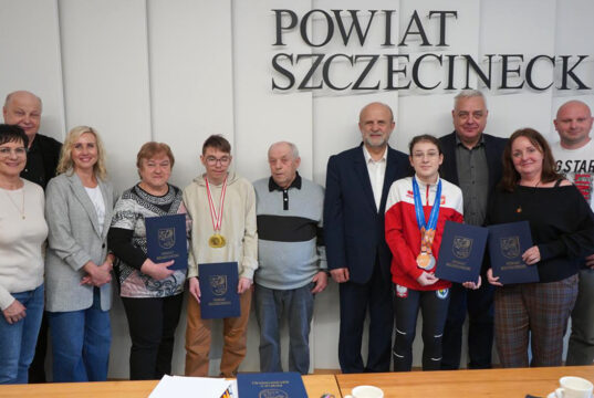 Zarząd Powiatu nagrodził mistrzów ze szczecineckiego SOSW