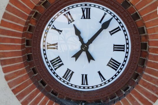 Po pół wieku zegar wrócił na budynek dworca kolejowego