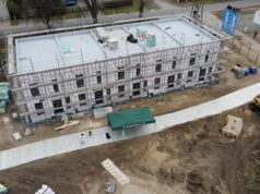 Wiecha na Budynku SIM w Barwicach