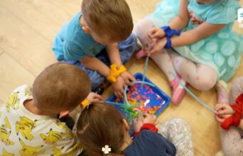 Niebieskie Igrzyska w Przedszkolu Publicznym im. K. Makuszyńskiego w Szczecinku