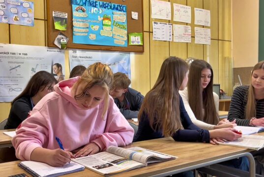 Uczennice Elki sprawdzały naszą kontrolę nad mediami