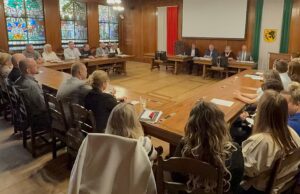 Spór o VI C, czyli „wielka” polityka, mali ludzie i jeszcze mniejszy portal
