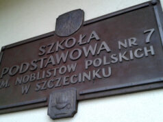 Rodzice, radni i politycy dyskutowali o sytuacji w SP7