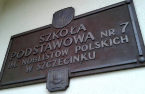 Rodzice, radni i politycy dyskutowali o sytuacji w SP7