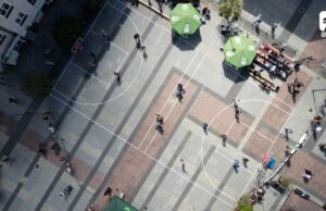 22. Street basket przed ratuszem