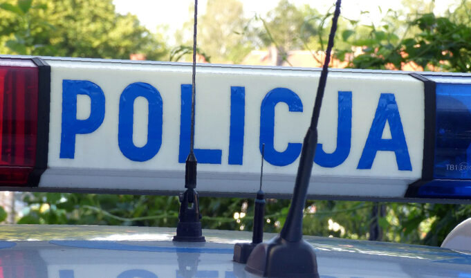 Oszustwo na inwestycje w akcje. Starszy mężczyzna stracił 11 tys. zł