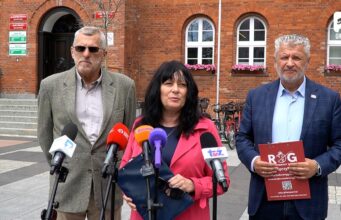 RoG w sprawie ukraińskiej flagi przed ratuszem.