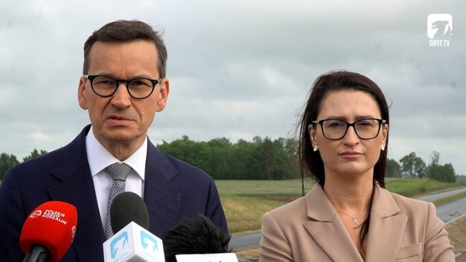 Mateusz Morawiecki na budowie drogi S11