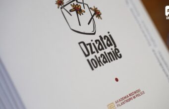 Podpisanie umów w ramach programu Działaj Lokalnie.
