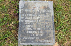 „W 10. rocznicę powrotu na ziemie naszych ojców”. Tajemnica kamiennej tablicy