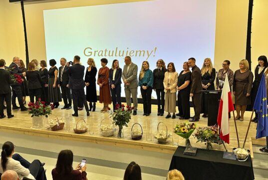 Nagrody dla nauczycieli w Szczecinku. Samorządowcy podsumowali też sytuację w oświacie