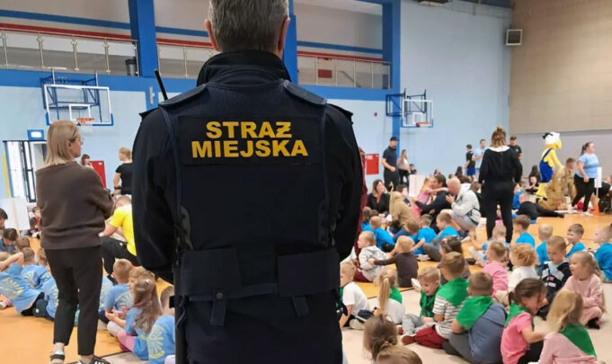 Policja i Straż Miejska w szczecineckich szkołach